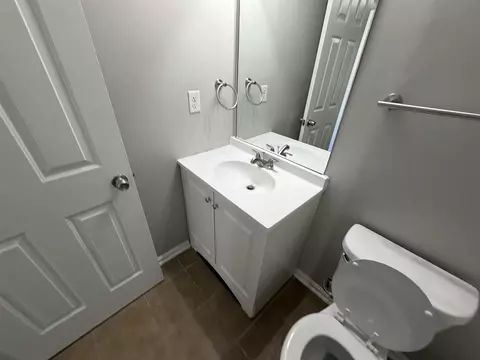 Bath - 5210 Ogunquit Ln, Memphis, TN 38118 photo 4 of 4