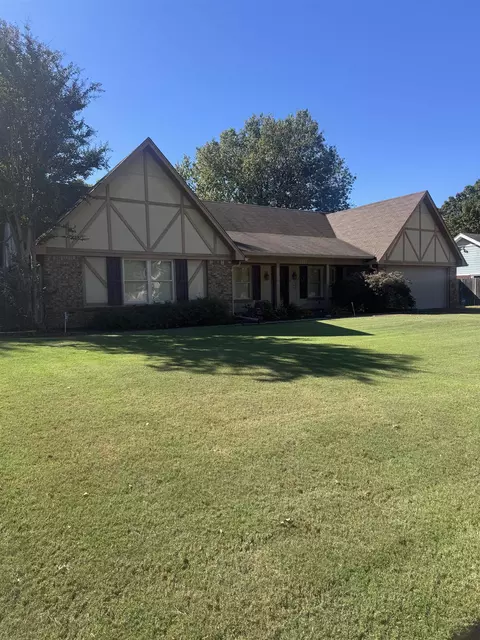 7927 Farindon Dr, Germantown, TN 38138