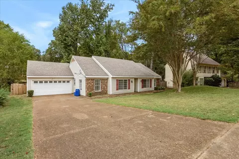 1065 Boones Hollow Drive Dr, Cordova, TN 38018