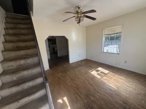 Living - 58 E Peebles Rd, Memphis, TN 38109 photo 1 of 2