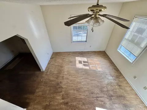Living - 58 E Peebles Rd, Memphis, TN 38109 photo 2 of 2