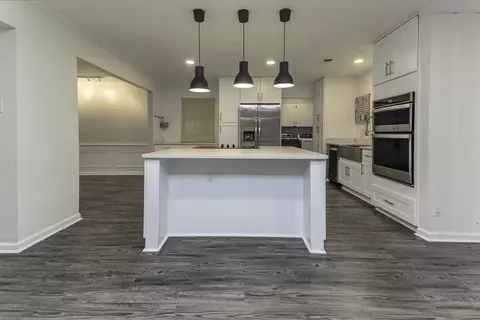 Kitchen - 289 Woodmont Dr, Memphis, TN 38117 photo 3 of 5