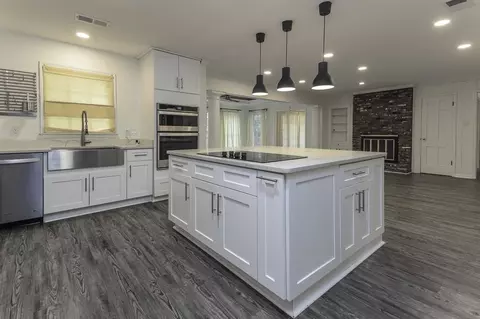 Kitchen - 289 Woodmont Dr, Memphis, TN 38117 photo 5 of 5