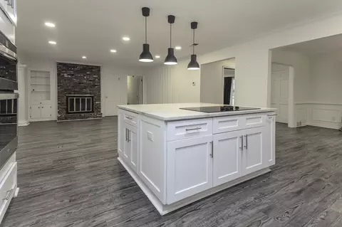 Kitchen - 289 Woodmont Dr, Memphis, TN 38117 photo 4 of 5