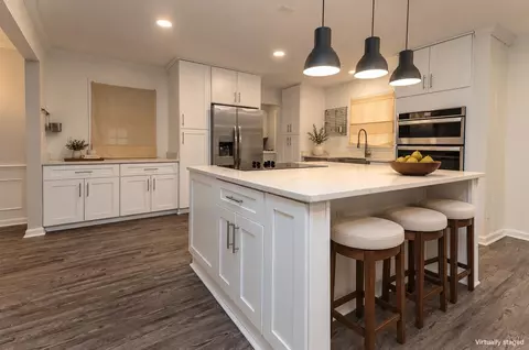 Kitchen - 289 Woodmont Dr, Memphis, TN 38117 photo 2 of 5