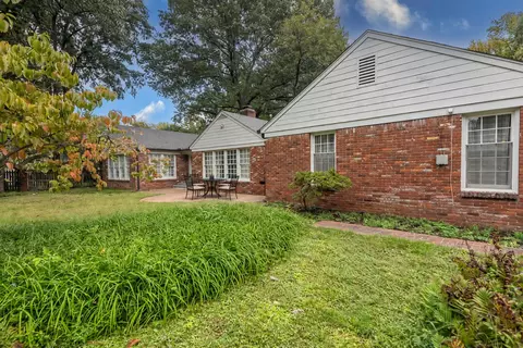 Exterior - 289 Woodmont Dr, Memphis, TN 38117 photo 3 of 7