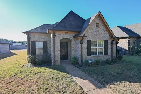 8905 Macon Rd, Cordova, TN 38018