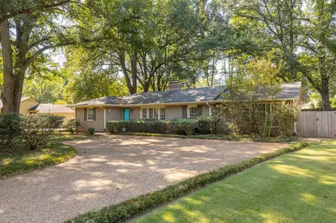 53 W Walnut Grove Cir, Memphis, TN 38117