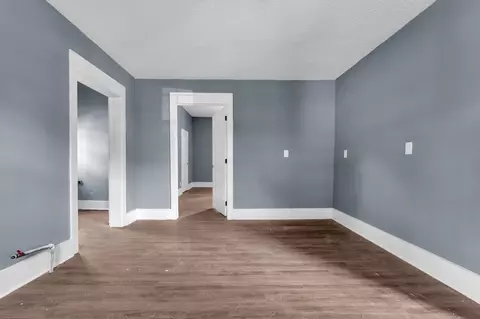 Living - 98 E Mckellar Ave, Memphis, TN 38109 photo 5 of 7