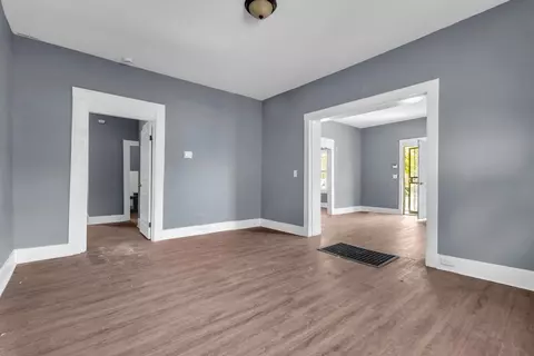 Living - 98 E Mckellar Ave, Memphis, TN 38109 photo 2 of 7