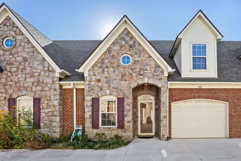 1595 Dexter Grove Ct #102, Cordova, TN 38016