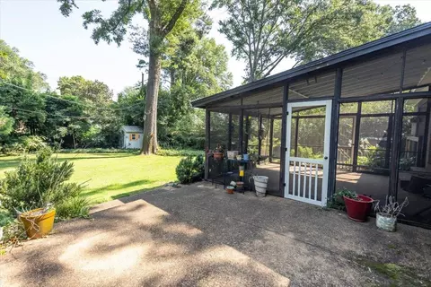 4910 Cole Rd, Memphis, TN 38117