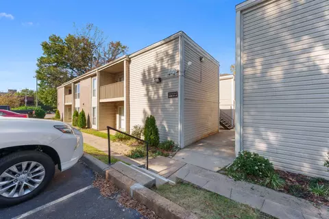 6680 Whispering Oak Pl #7, Memphis, TN 38120
