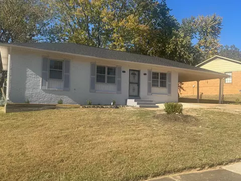 4090 Longhollow Dr, Memphis, TN 38128