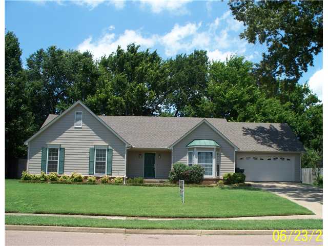 340 E Powell Rd, Collierville, TN 38017 photo 1
