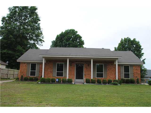 3227 Sycamore View Rd, Memphis, TN 38134 photo 1