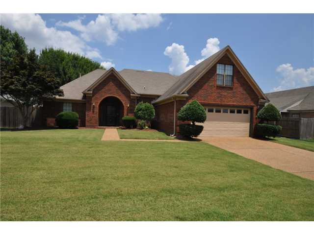 5574 Patsy Cir W, Memphis, TN 38125 photo 1