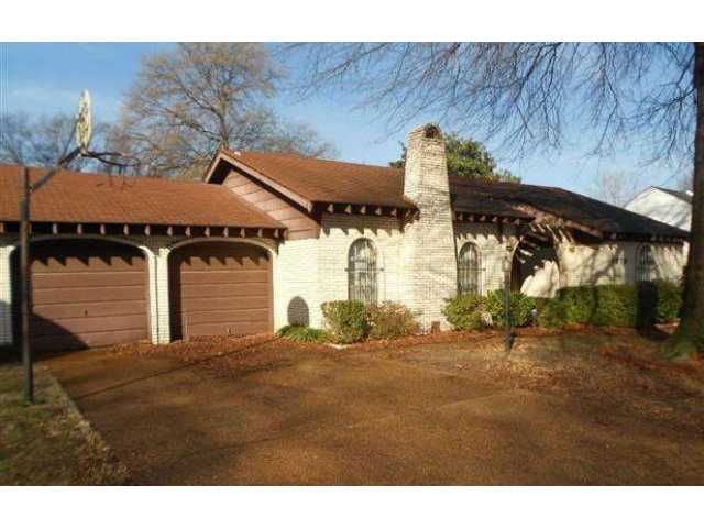 3279 E Foxburrow Cir, Memphis, TN 38115 photo 1