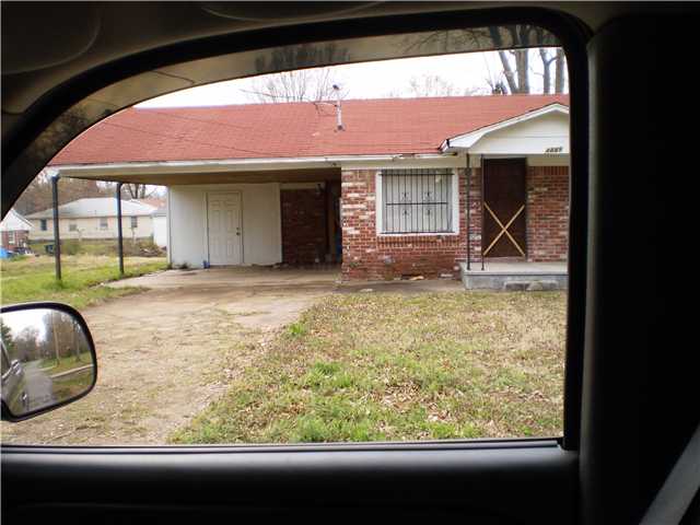 4889 Eighth Rd, Memphis, TN 38109 photo 1