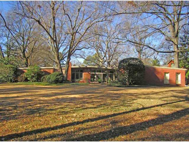 134 E Cherry Dr, Memphis, TN 38117 photo 2