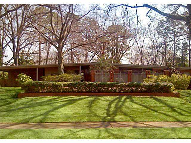 134 E Cherry Dr, Memphis, TN 38117 photo 1