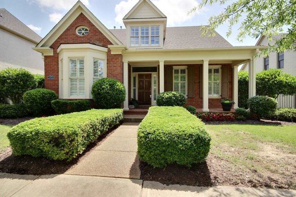 294 E Colbert St, Collierville, TN 38017 photo 1