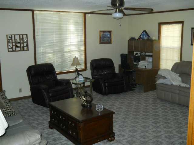 3310 E Foxburrow Cir, Memphis, TN 38115 photo 3