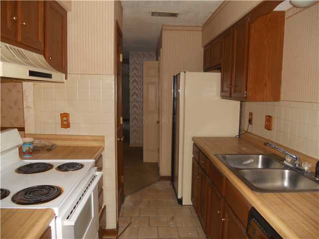 6345 Kirby Downs Dr, Memphis, TN 38115 photo 4