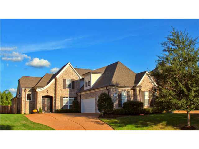 210 E Porter Run Dr, Collierville, TN 38017 photo 2
