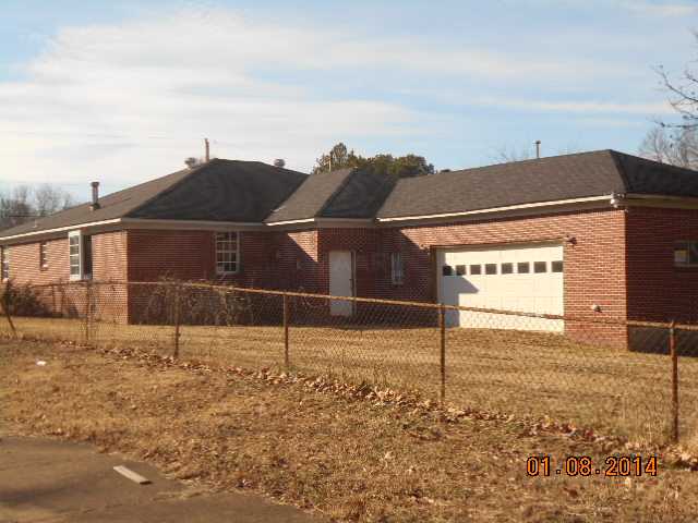 2 E Dunbar Rd, Memphis, TN 38109 photo 2