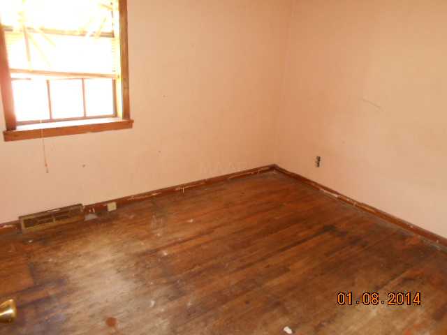 2 E Dunbar Rd, Memphis, TN 38109 photo 10