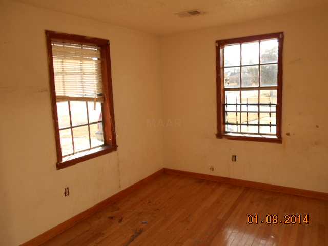 2 E Dunbar Rd, Memphis, TN 38109 photo 7