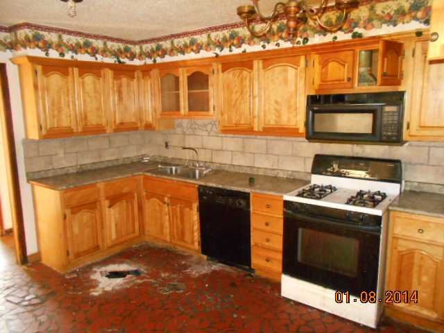 2 E Dunbar Rd, Memphis, TN 38109 photo 6