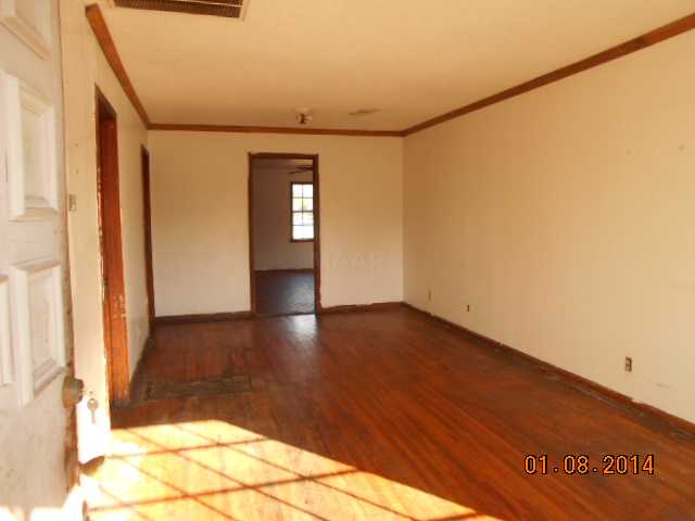 2 E Dunbar Rd, Memphis, TN 38109 photo 4