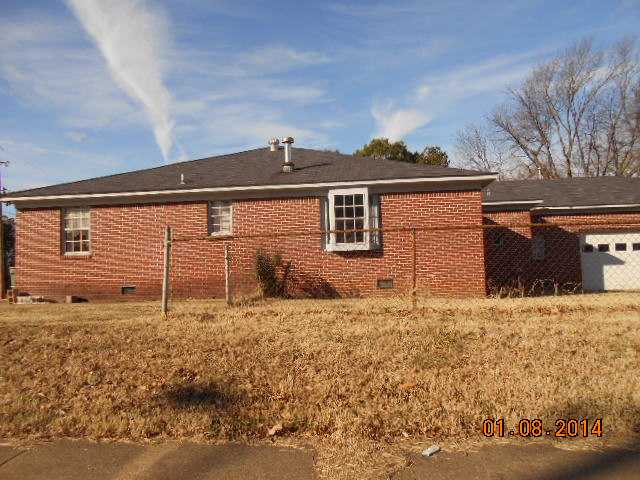 2 E Dunbar Rd, Memphis, TN 38109 photo 3