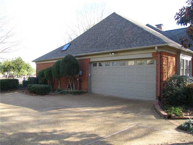 2682 Dibrell Trail Dr, Collierville, TN 38017 photo 2