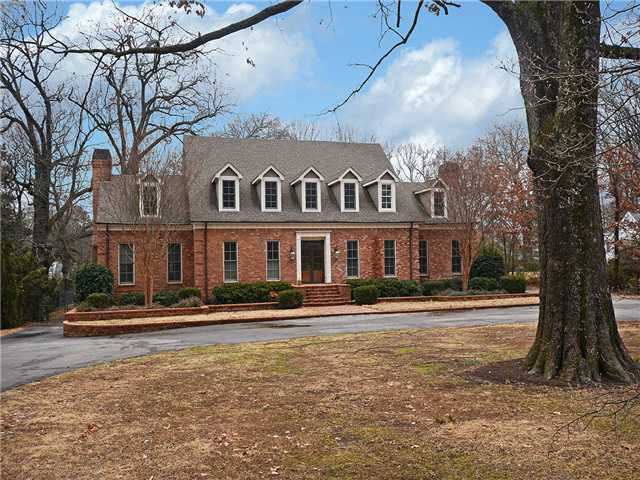 310 E Cherry Cir, Memphis, TN 38117 photo 1