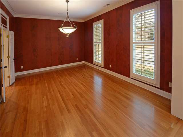310 E Cherry Cir, Memphis, TN 38117 photo 4