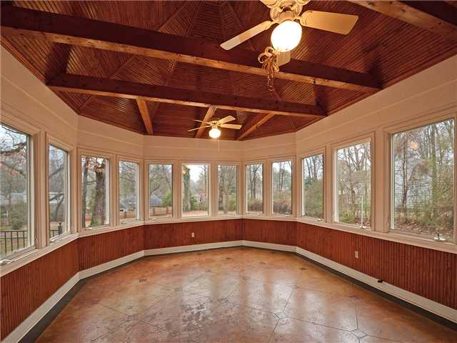 310 E Cherry Cir, Memphis, TN 38117 photo 9