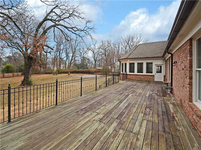 310 E Cherry Cir, Memphis, TN 38117 photo 20