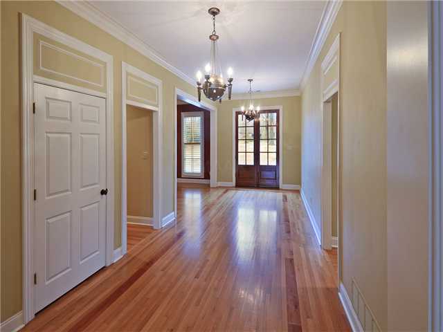 310 E Cherry Cir, Memphis, TN 38117 photo 2