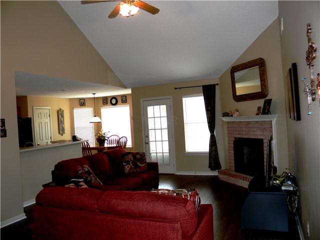 7059 Naples Dr, Cordova, TN 38018 photo 3