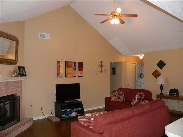 7059 Naples Dr, Cordova, TN 38018 photo 2