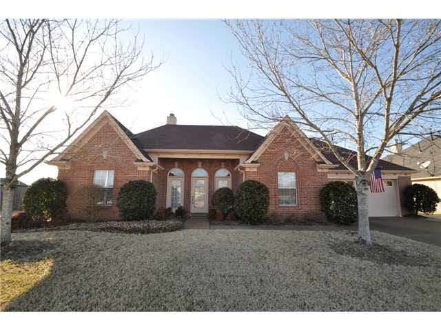 1371 River Ridge Dr, Collierville, TN 38017 photo 1