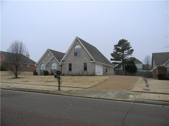 5015 Misty River Rd, Bartlett, TN 38135 photo 2