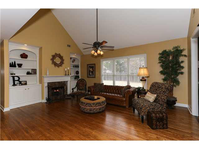 1981 Brooks Bluff Cv, Collierville, TN 38017 photo 3