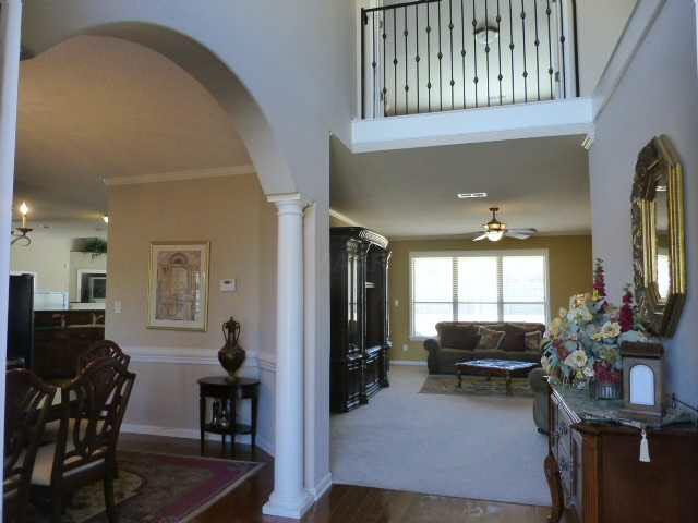 7901 Deerstone Dr, Bartlett, TN 38135 photo 2