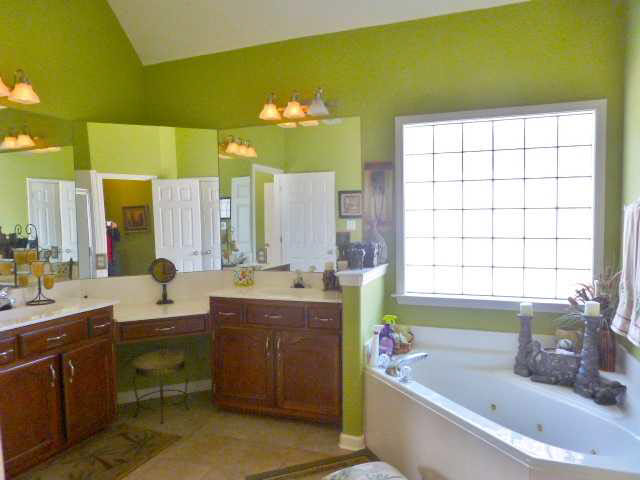 7901 Deerstone Dr, Bartlett, TN 38135 photo 16