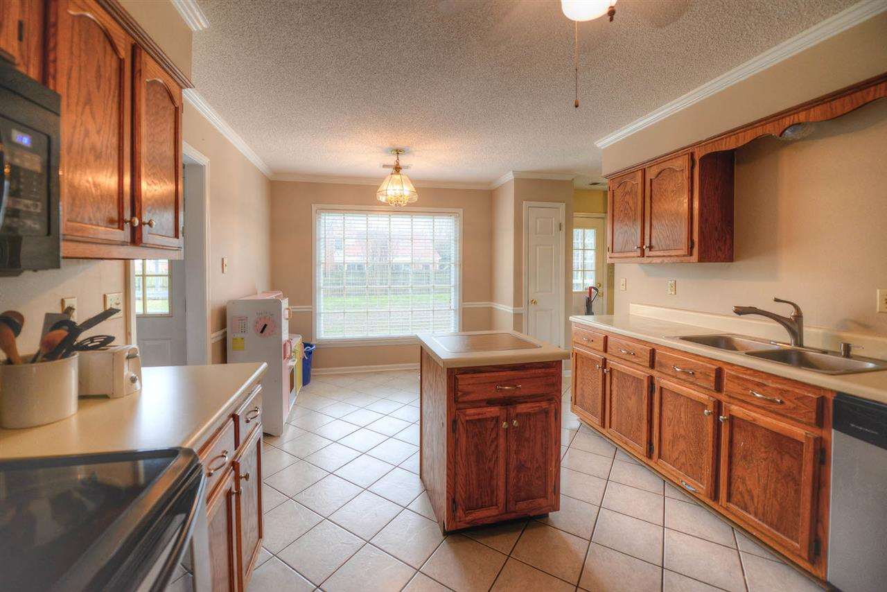 451 Pine Grove Dr, Collierville, TN 38017 photo 9