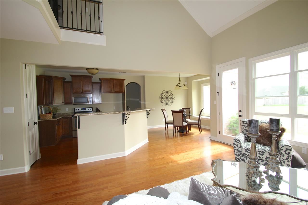 783 Six Oaks Ln, Collierville, TN 38017 photo 2